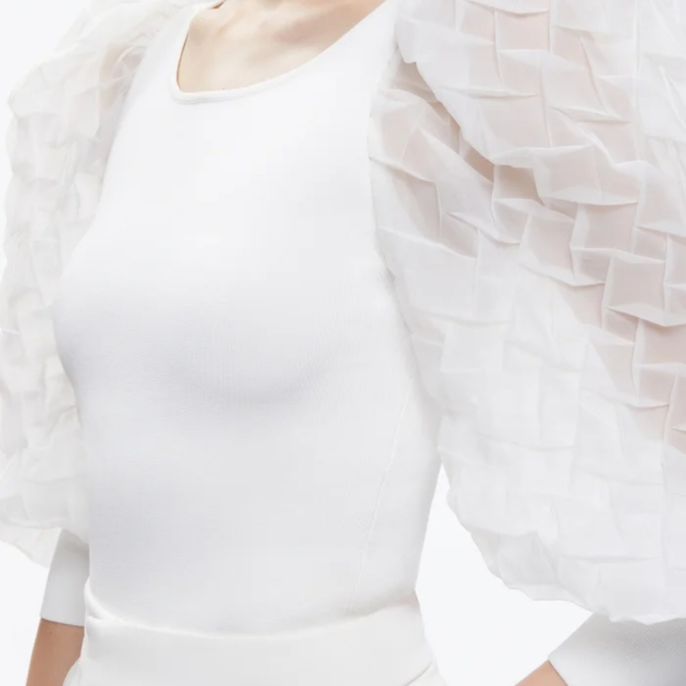 ALICE + OLIVIA Puff Sleeve Sweater - Picture 4 of 9
